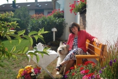 Pension-Lenz-023-Frau-Lenz-mit-Hund